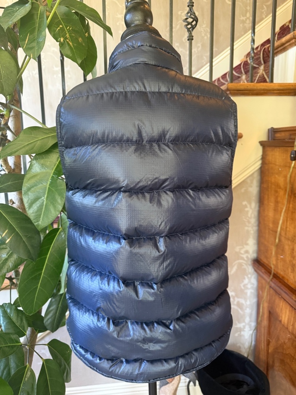 J CREW ladies, navy puffer, jacket, size, medium, zipper snap closure, exc cond - Picture 11 of 13